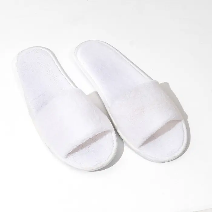 Тапочки корал флис, поролон 3 мм., картон 43 размер (индивидуальная упаковка) Тапочки корал флис, поролон 3 мм., картон 43 размер (индивидуальная упаковка)