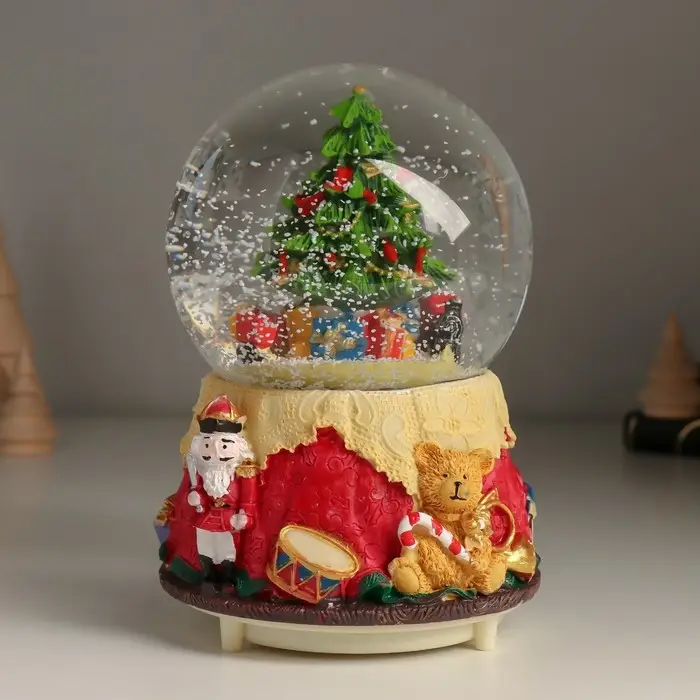 Сувенир полистоун водяной шар свет, музыка, снег кружится "Ёлочка и мишка" 10,5х10,5х14 см   1047343