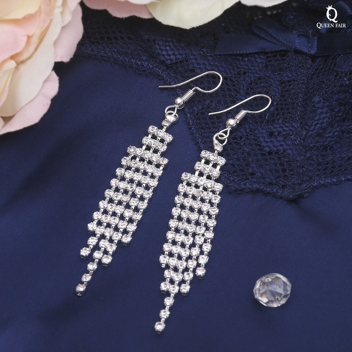 Серьги висячие со стразами Princess водопад, цвет белый в серебре, 8,5 см Серьги висячие со стразами Princess водопад, цвет белый в серебре, 8,5 см