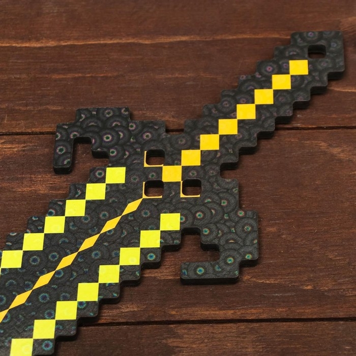 Набор деревянных сувениров "Золотое оружие" щит, меч