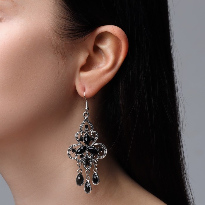 Серьги висячие со стразами «Восток» трилистник, цвет чёрный в чернёном серебре, 8 см Серьги висячие со стразами «Восток» трилистник, цвет чёрный в чернёном серебре, 8 см