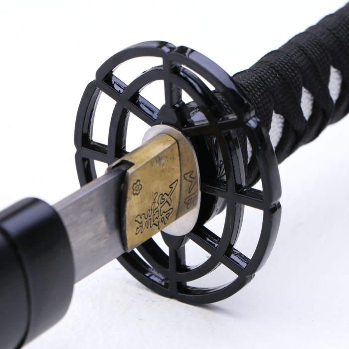 Сувенирное оружие «Катана на подставке», чёрные ножны с иероглифами, 104см Сувенирное оружие «Катана на подставке», чёрные ножны с иероглифами, 104см