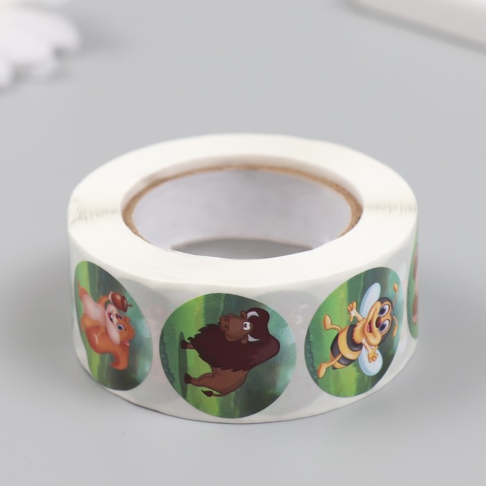 Наклейка бумага Наклейка бумага "Жители джунглей" d=2,5 см 500 шт в рулоне 3х6,5х6,5 см