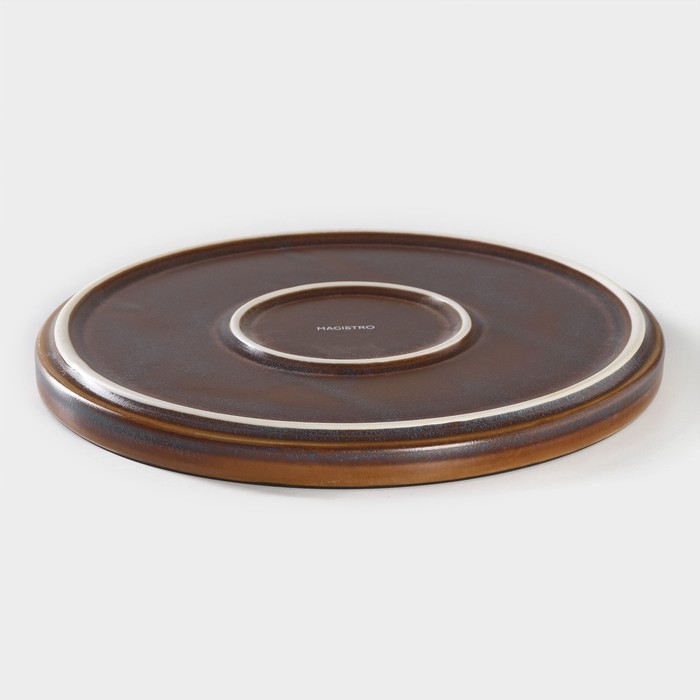 Тарелка фарфоровая обеденная Magistro Garland, d=22,5 см, цвет синий Тарелка фарфоровая обеденная Magistro Garland, d=22,5 см, цвет синий