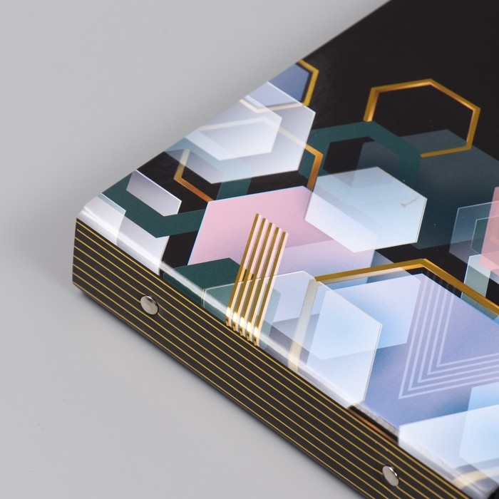 Фотоальбом 25 листов (наклейки+кольца)  Фотоальбом 25 листов (наклейки+кольца) "Геометрия" тиснение золото 19х27х3 см