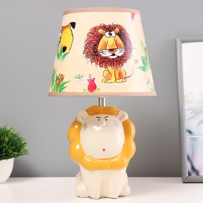 Настольная лампа  Настольная лампа "Лев" Е14 40Вт белый 20х20х35см