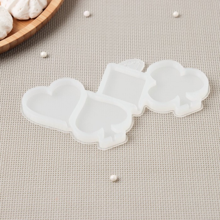 Силиконовый молд для леденцов и шоколада «Масти», цвет прозрачный Силиконовый молд для леденцов и шоколада «Масти», цвет прозрачный