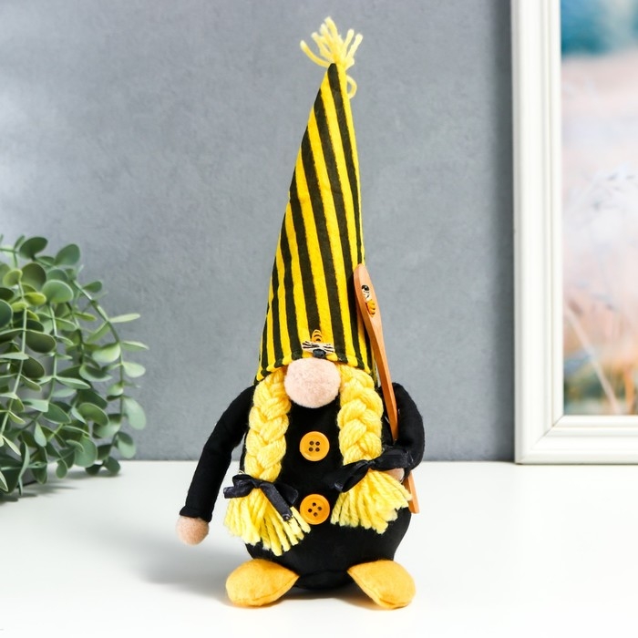 Кукла интерьерная Кукла интерьерная "Бабуля в полосатом колпаке с ложкой для мёда и пчёлами" 28х8 см