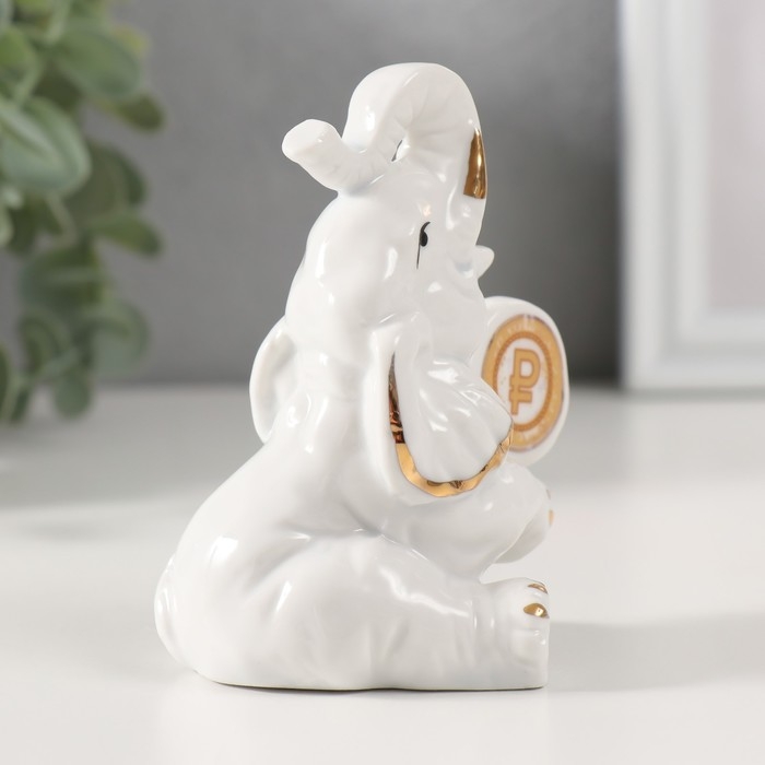 Сувенир керамика Сувенир керамика "Слон с монетой - рубль" белый с золотом 5,8х6,5х9,5 см