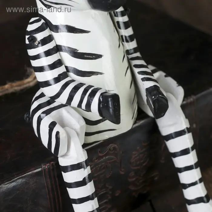 Сувенир "Зебра" висячие лапки, дерево 4,5х9х25 см