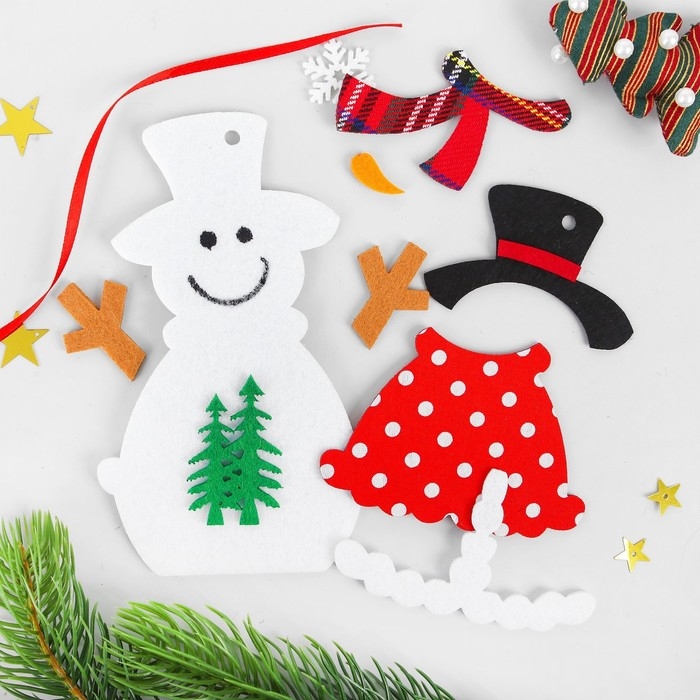 Набор для творчества - создай ёлочное украшение из фетра «Снеговик с ёлочками» Набор для творчества - создай ёлочное украшение из фетра «Снеговик с ёлочками»