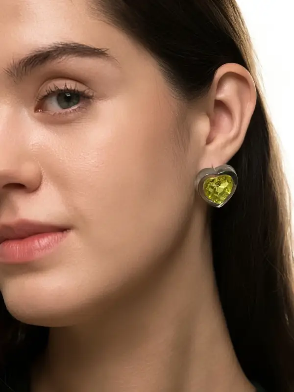 Серьги гвоздики &laquo;Кристалл. Сердце&raquo;, зелёный