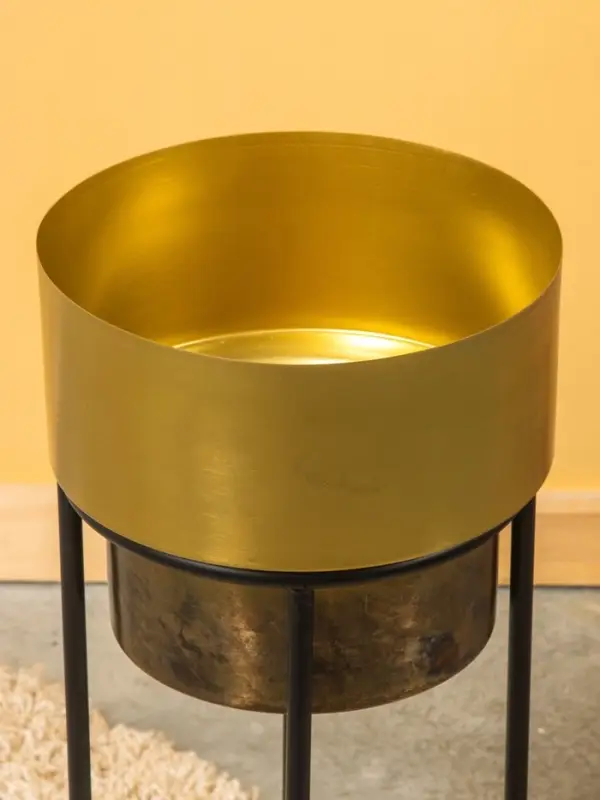 Кашпо на подставке «Золото Скифов», 28×28×74 см, железо Кашпо на подставке «Золото Скифов», 28×28×74 см, железо