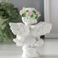 Сувенир полистоун "Ангелок в цветочном венке, с птичкой на ладоне" белый 9,5х6,5х10,5 см
