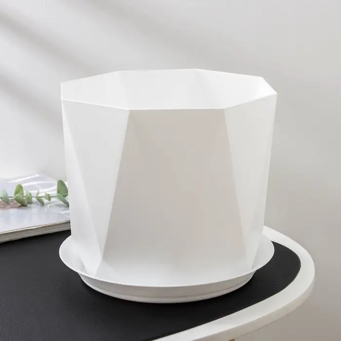 Горшок для цветов с поддоном &laquo;Призма&raquo;, 4.7 л, пластиковый, белый