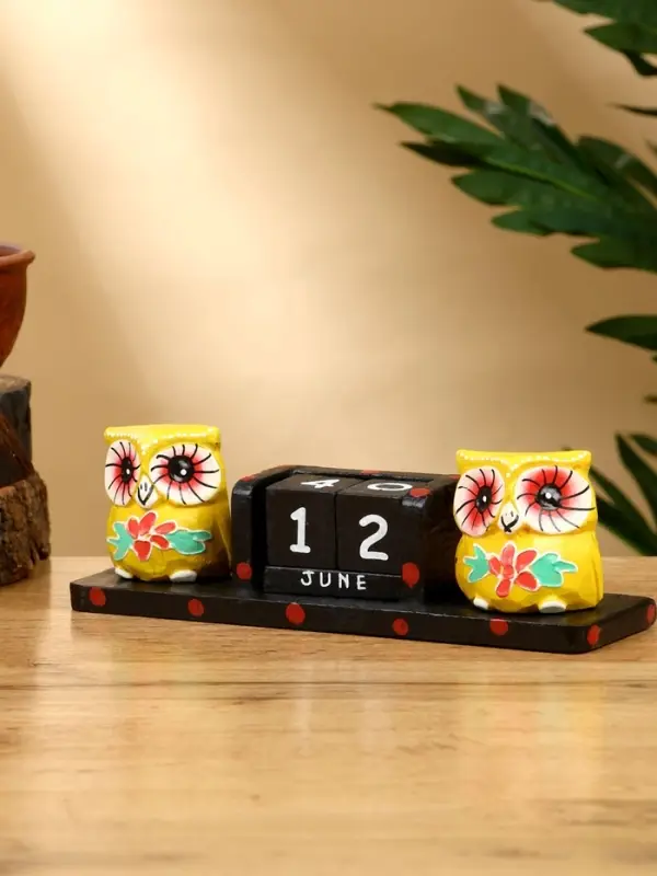 Календарь настольный "Совушки" дерево 19х6х6 см, цв. чёрно-жёлтый