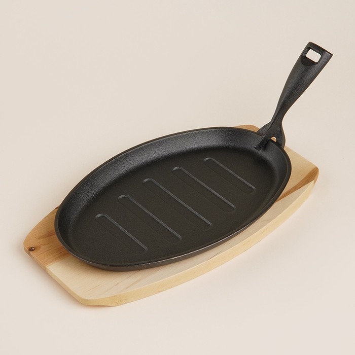 Сковорода чугунная на деревянной подставке SL Home, 27×17,5 см, h=2,2 см, индукция, цвет чёрный Сковорода чугунная на деревянной подставке SL Home, 27×17,5 см, h=2,2 см, индукция, цвет чёрный