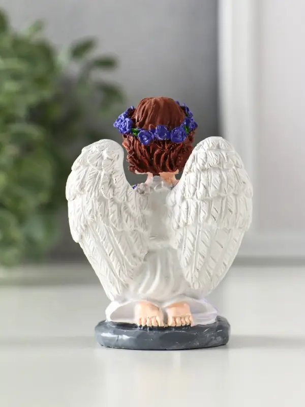 Сувенир полистоун Сувенир полистоун "Девочка-ангел в платье с лавандой - молитва" фиолет 6,7х5х9 см