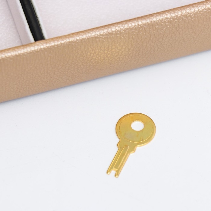 Шкатулка кожзам для украшений сундук  Шкатулка кожзам для украшений сундук "Мелкие квадратики. Золото" 13х16,5х23 см