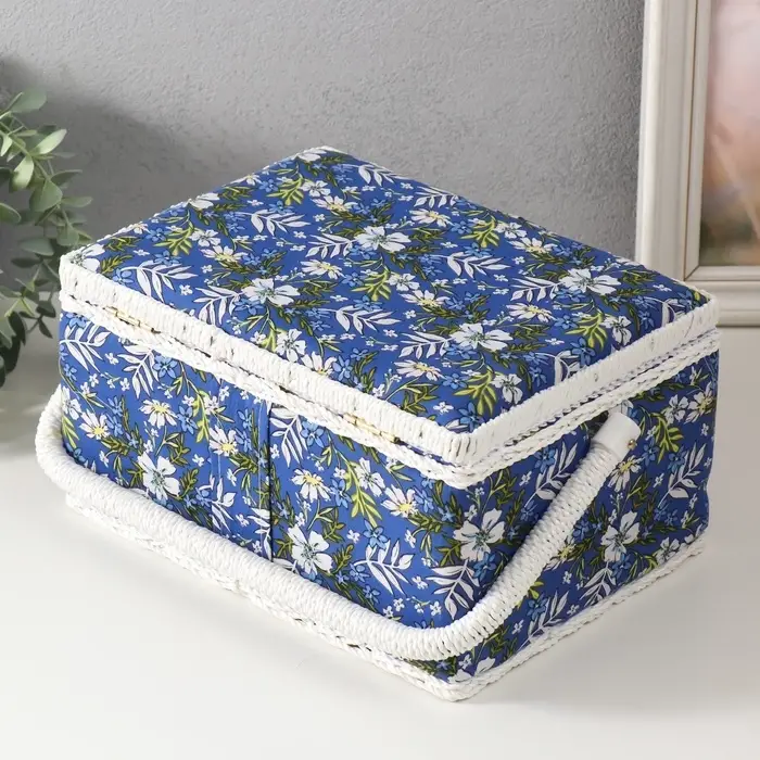 Шкатулка для рукоделия и шитья &laquo;Полевые цветы на синем&raquo;, хранение ниток, иголок, мелочи, 19&times;26&times;14.5 см