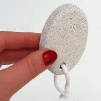 Пемза для педикюра, с подвесом, 7.2×5 см, в коробке, белая
