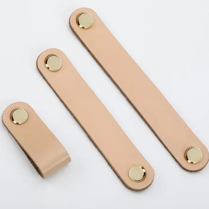 Ручка-скоба CAPPIO RSC010, кожа, м/о 96 мм, цвет бежевый