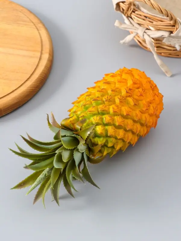 Муляж "Ананас" 22,5х9,5 см, жёлтый