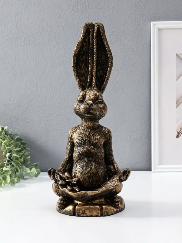 Фигура - подставка для мелочей полистоун &laquo;Заяц с лотосом&raquo;, 20&times;16&times;43 см, под золото