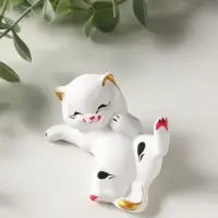 Фигурка керамика &laquo;Котик с лапкой&raquo;, 7 см, белый