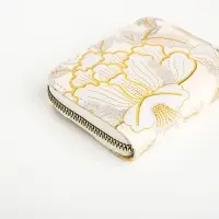 Кошелёк на молнии, три отделения, маленький, с вышивкой, белый