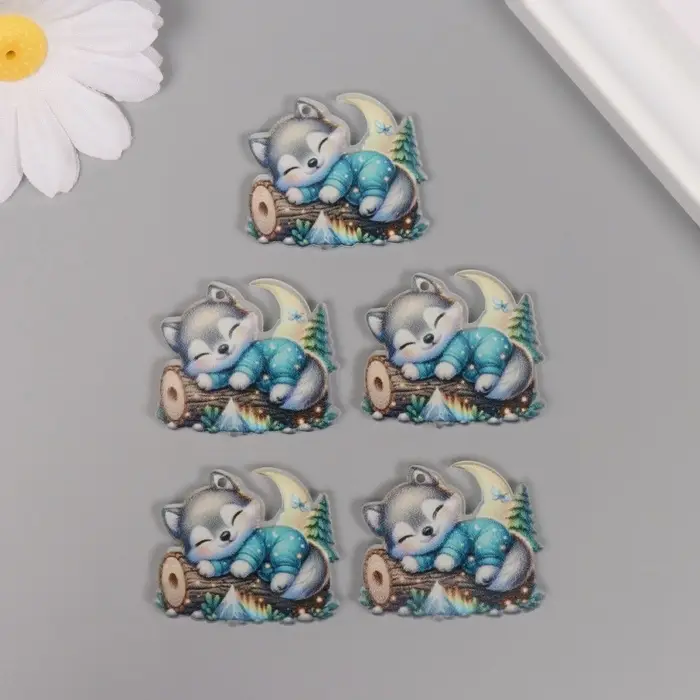 Декор для творчества акрил Декор для творчества акрил "Волчонок сладко спит на брёвнышке" 2,9х3,4х0,3 см