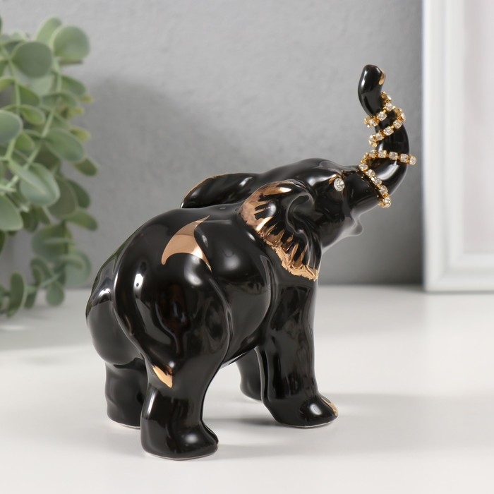 Сувенир керамика Сувенир керамика "Чёрный африканский слон с цепочкой на хоботе" золото/стразы