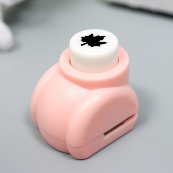 Дырокол фигурный Дырокол фигурный "Кленовый лист" d=1 см 3х2,5х3 см МИКС