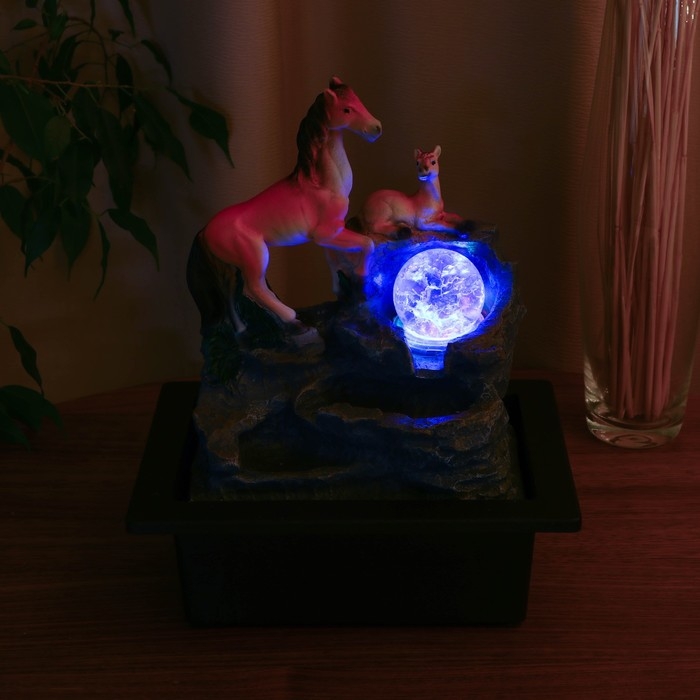 Фонтан Фонтан "Конь на скале" 16х20х26 см (с подсветкой)