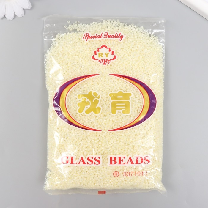 Бисер стекло 12/0  Бисер стекло 12/0 "Бледно-жёлтый" полупрозрачный перламутр 450 гр