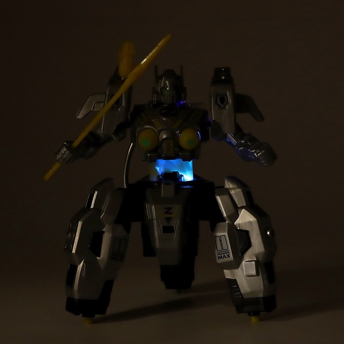 Робот радиоуправляемый «Киборг», световые и дымовые эффекты, работает от батареек Робот радиоуправляемый «Киборг», световые и дымовые эффекты, работает от батареек