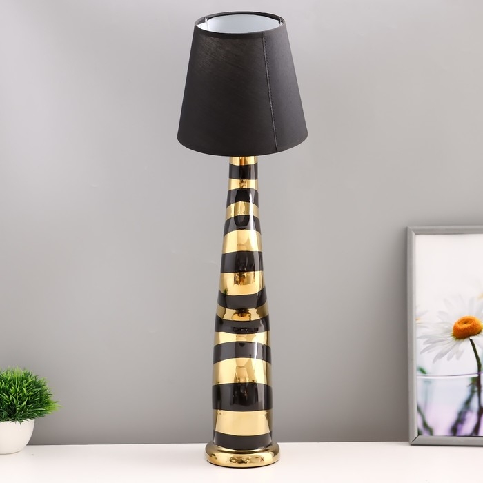 Настольная лампа Настольная лампа "Кэмерон" Е27 40Вт черно-золотой 12,5х12,5х49 см RISALUX