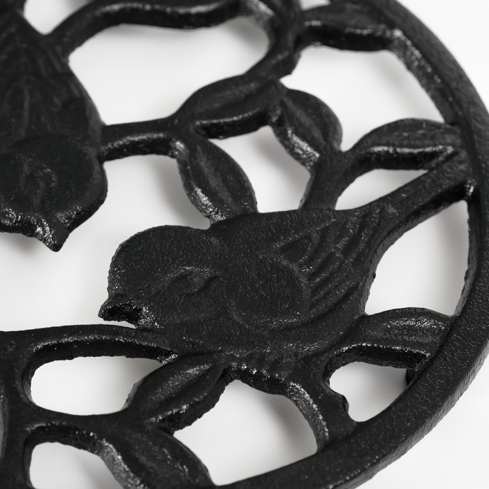 Сувенир чугун подставка  Сувенир чугун подставка "Птички в листьях" 15,6х15,6х1,5 см