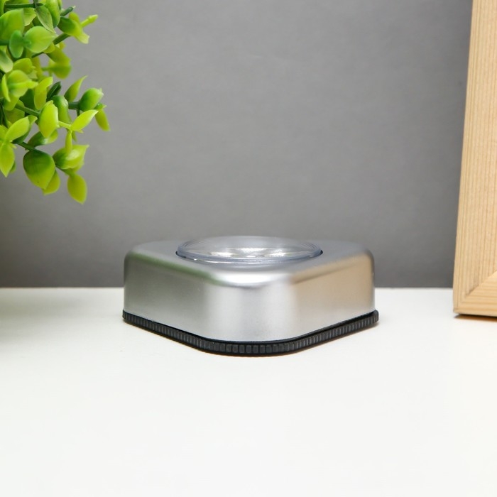 Ночник-пушлайт Ночник-пушлайт "Треугольник" 3хLED, 3ААА серый 6,5х6,5х2,5 см RISALUX