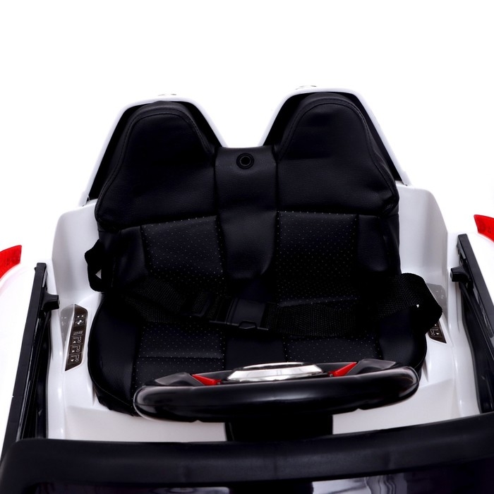 Электромобиль Spyder, кожаное сидение, EVA колеса, цвет белый Электромобиль Spyder, кожаное сидение, EVA колеса, цвет белый