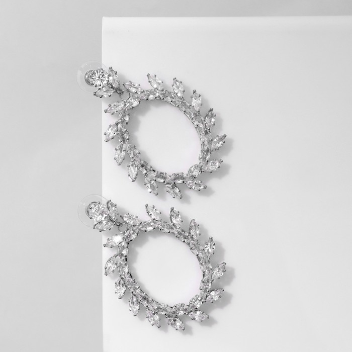 Серьги со стразами «Вспышка» овал в листьях, цвет белый в серебре Серьги со стразами «Вспышка» овал в листьях, цвет белый в серебре