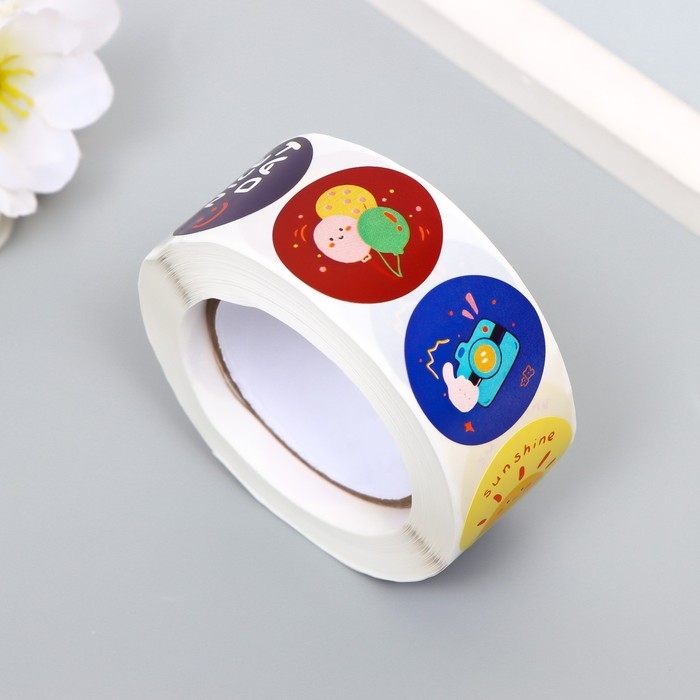 Наклейка бумага Наклейка бумага "Счастливые моменты" d=2,5 см 500 шт в рулоне 3х6,5х6,5 см