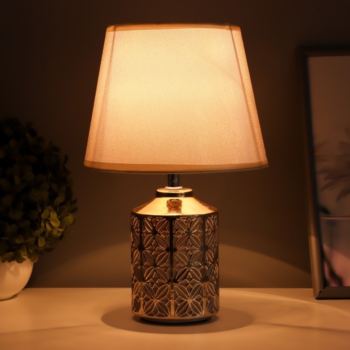 Настольная лампа Настольная лампа "Дейзи" Е14 40Вт золото 20х20х31 см