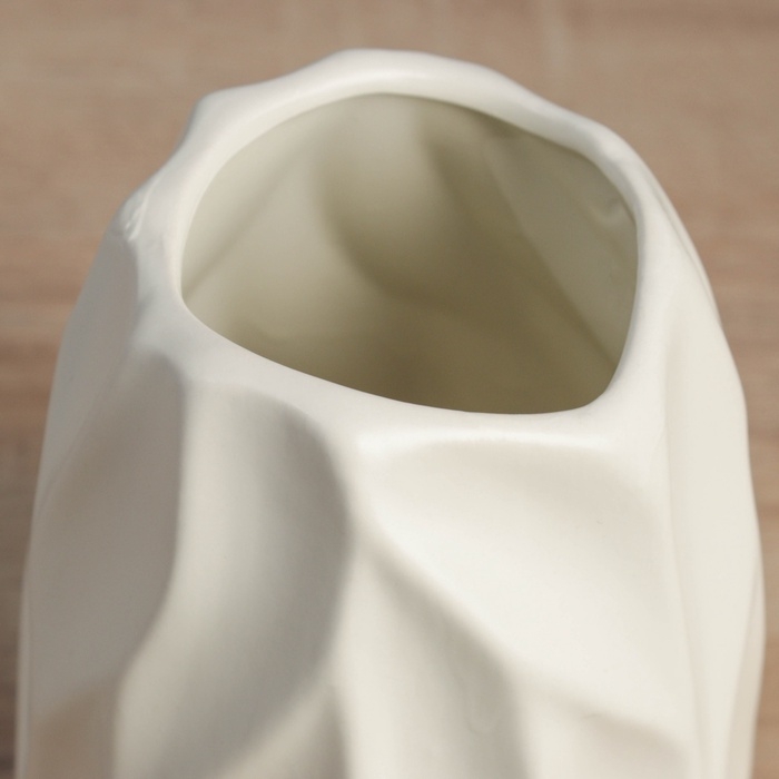 Керамическая ваза декоративная настольная «Грэйем», для цветов, сухоцветов, d-7 см, 17.5×10 см, белый Керамическая ваза декоративная настольная «Грэйем», для цветов, сухоцветов, d-7 см, 17.5×10 см, белый