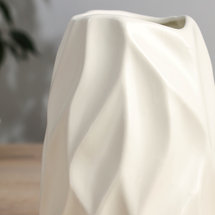 Керамическая ваза декоративная настольная «Грэйем», для цветов, сухоцветов, d-7 см, 17.5×10 см, белый Керамическая ваза декоративная настольная «Грэйем», для цветов, сухоцветов, d-7 см, 17.5×10 см, белый