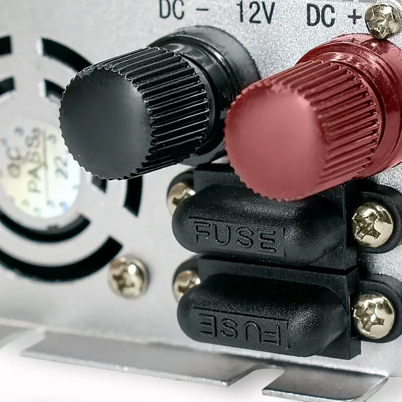 Автомобильный инвертор 12/220V AVS IN-1000W