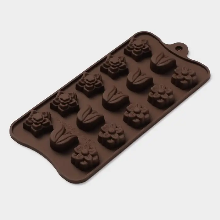 Форма для конфет и шоколада Доляна &laquo;Поляна&raquo;, силикон, 20.5&times;10.5&times;1.5 см, 15 ячеек (2.3&times;2.3 см), коричневая