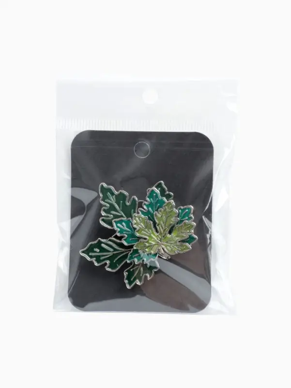 Брошь &laquo;Листья&raquo;, три кленовых, зелёная в серебре