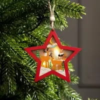 Ёлочная игрушка &laquo;Красная звезда с оленями&raquo;, 10&times;10&times;1 см, 3 LED, от батареек, свечение тёплое белое