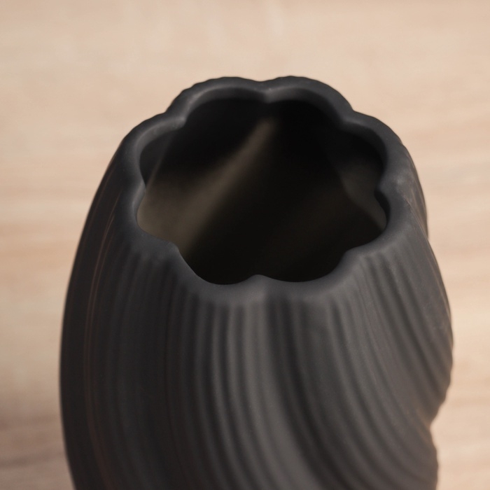 Керамическая ваза декоративная настольная «Кеннет», для цветов, сухоцветов, 21×9 см, чёрный Керамическая ваза декоративная настольная «Кеннет», для цветов, сухоцветов, 21×9 см, чёрный